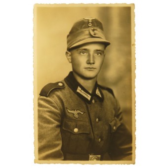 Studio porträtt av Wehrmacht Gebirgsjäger med Bergmütze. Espenlaub militaria